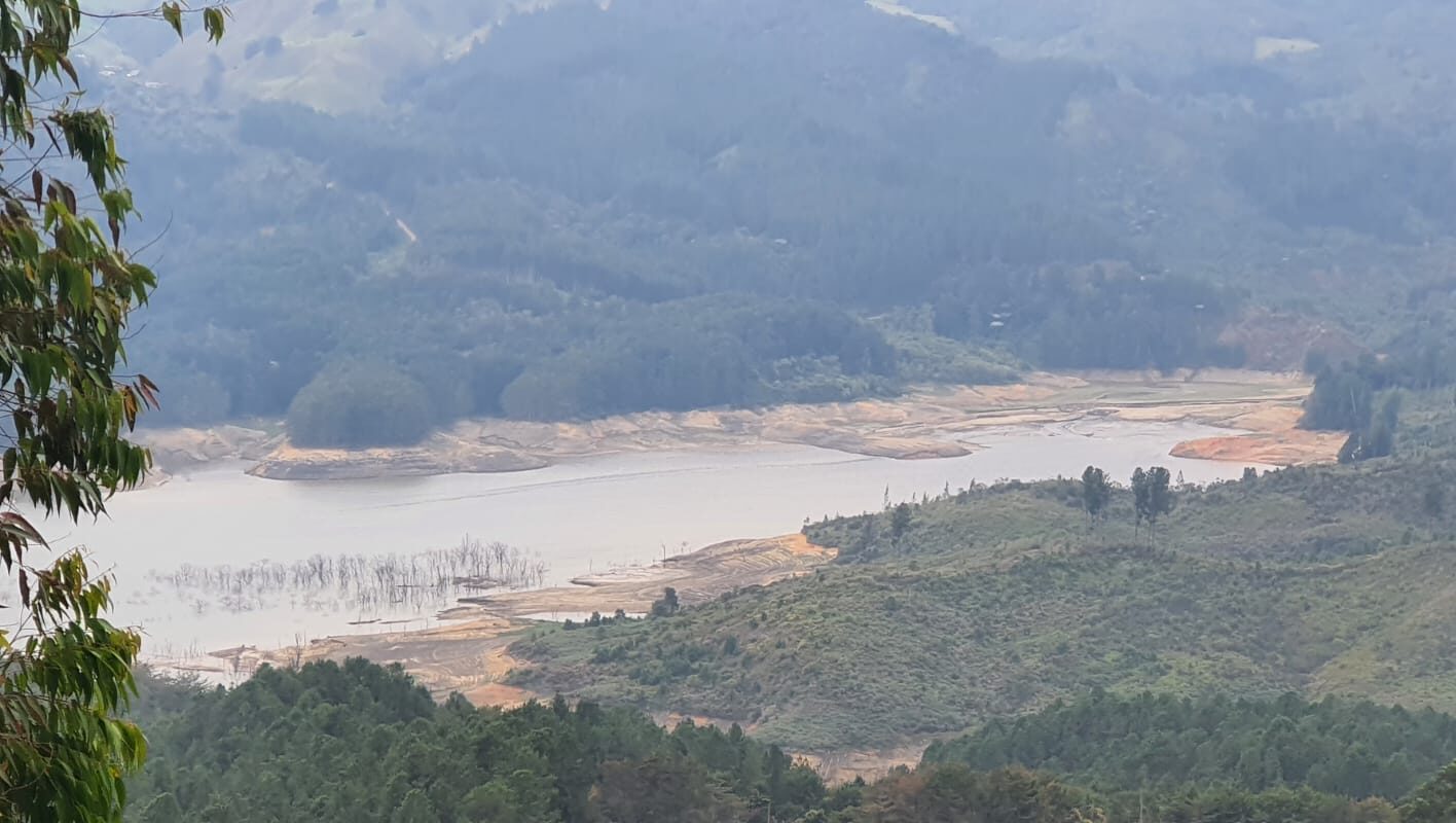 Critical Water Shortage in Antioquia's Río Grande Reservoir Hits Alarming 7.5% Capacity